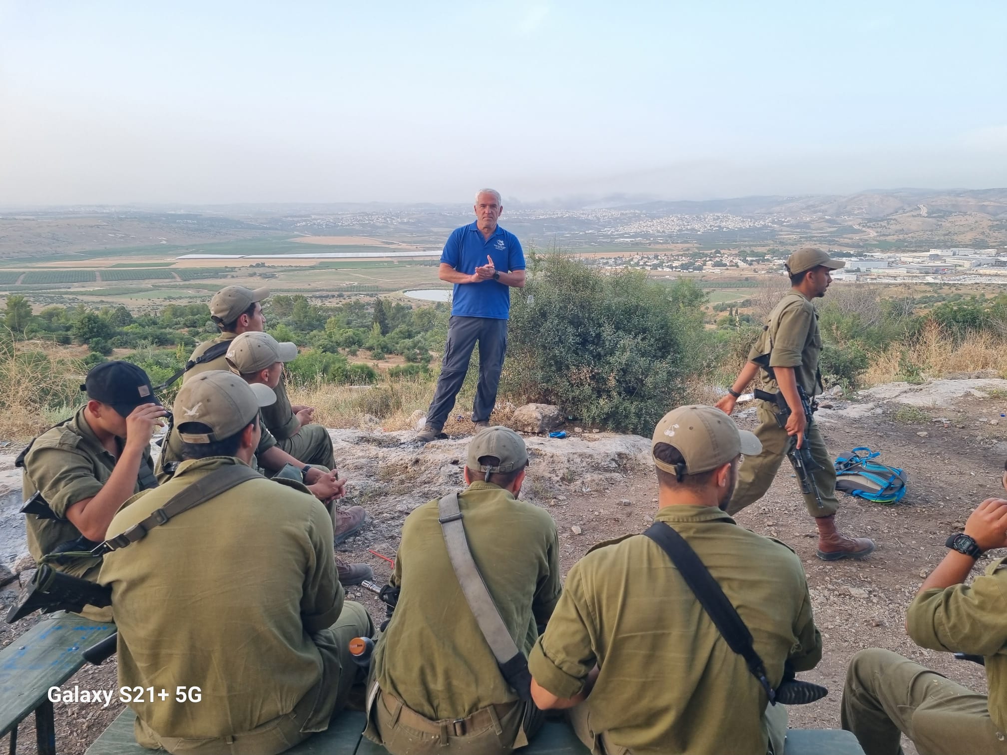 מסע בעקבות לוחמים - עם ישראל אחד - סיור בעקבות לוחמים לתלמידי בתי ספר